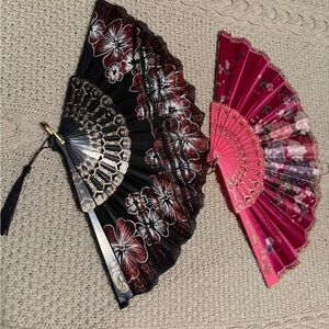 Chic Floral Hand Fans in Black and Pink
